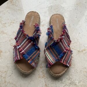 Women's Minnetonka Pepper Crossband Red Blue Slide Sandals Desert Print Size 8M